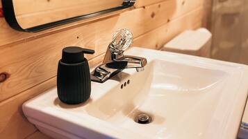 Dusche, Handtücher, Seife, Toilettenpapier