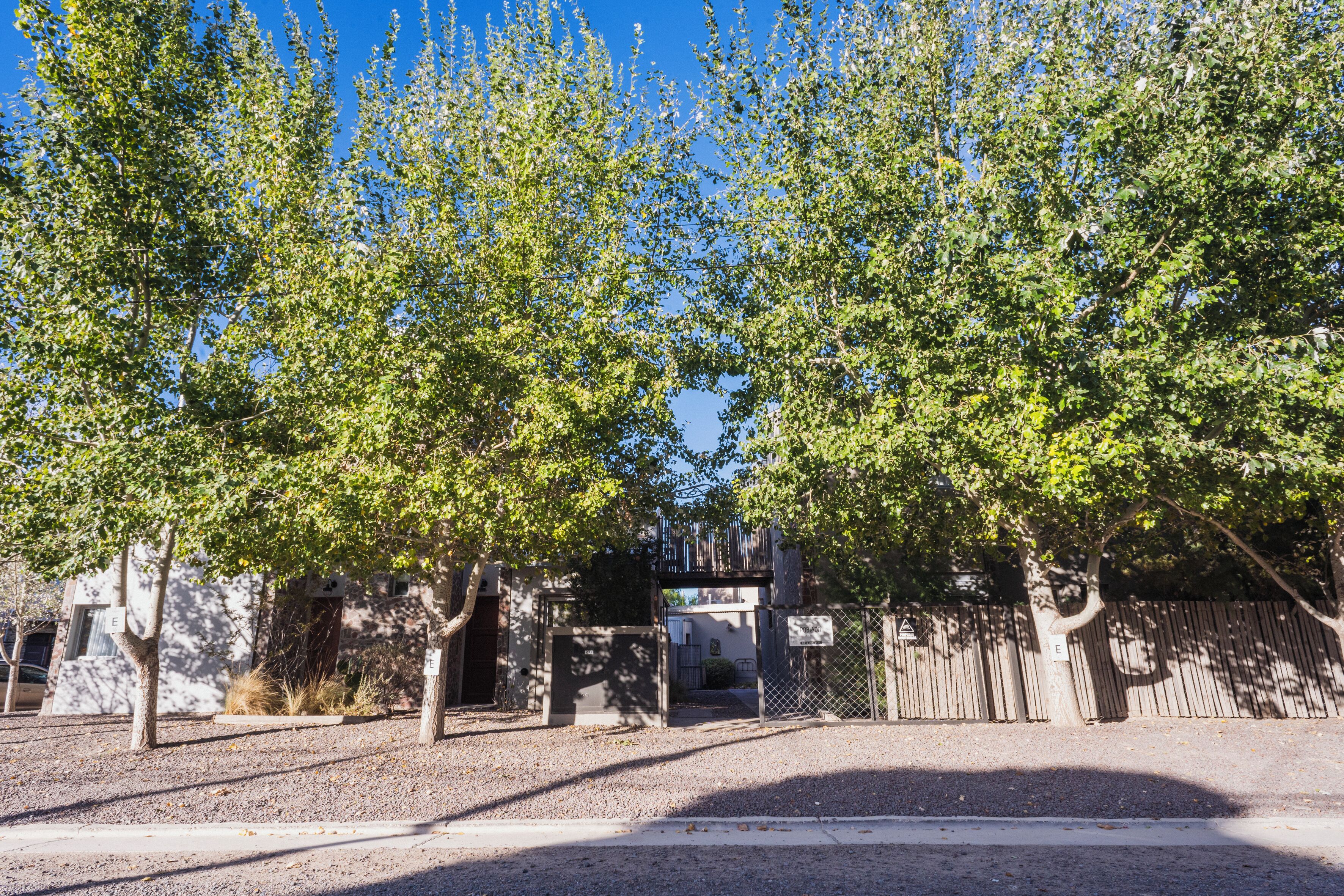 Mặt tiền nơi lưu trú