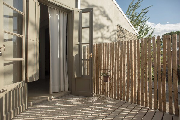 Comfort Apartment, Balcony, Garden View | Balcony - El Poblado (Puerto Madryn)