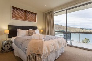 3 chambres, fer et planche à repasser, Wi-Fi gratuit, draps fournis