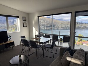 Smart TV - GoldRush #1 - Queenstown NZ (Queenstown)