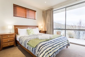 3 bedrooms, iron/ironing board, WiFi