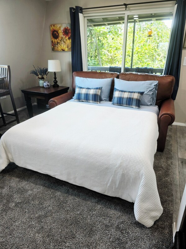 1 bedroom, iron/ironing board, travel cot, free WiFi