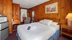 1 bedroom, desk, WiFi, bed sheets