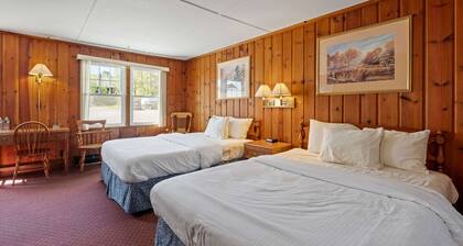 Comfort Meets Charm - 2 Queen Beds