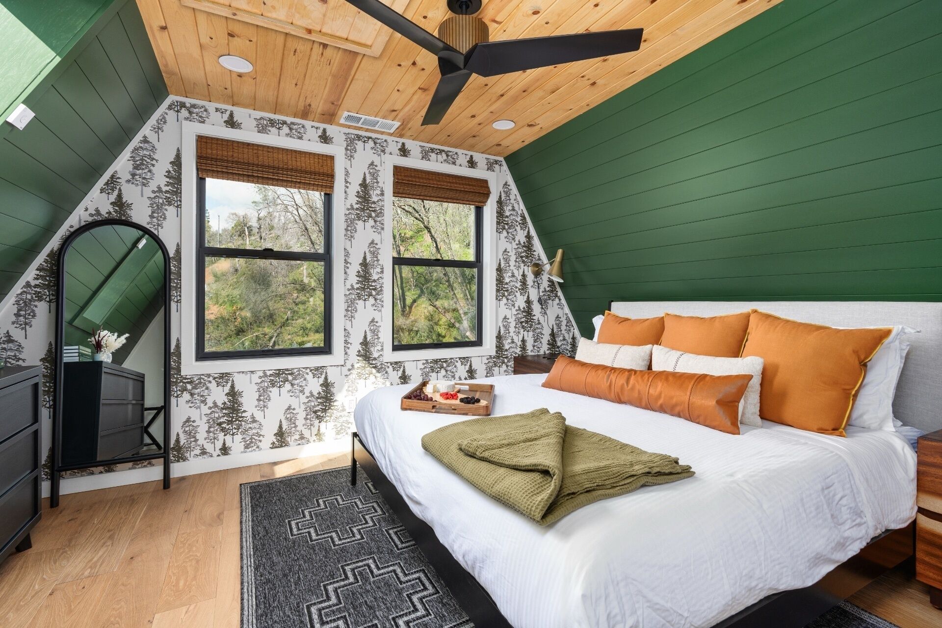 3 sovrum, skrivbord, strykjärn/strykbräda och gratis wi-fi