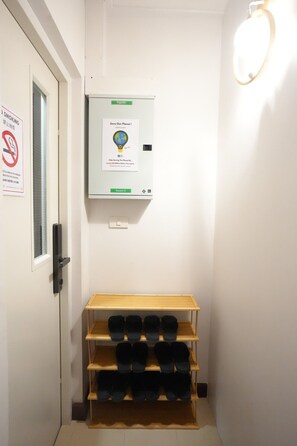 المنشأة من الداخل