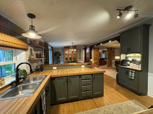 WJ's Countryside Retreat - Minutes from Peek'n Peak Resort & Findley Lake, NY !