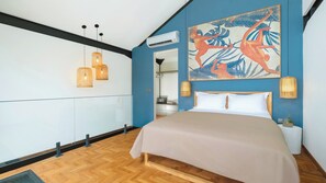 Vila, 1 quarto, vista para a piscina | Espaço de trabalho para notebook, roupa de cama