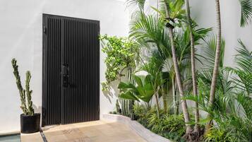 Pintu masuk interior