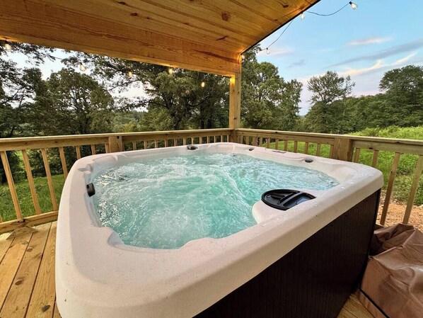 Outdoor spa tub