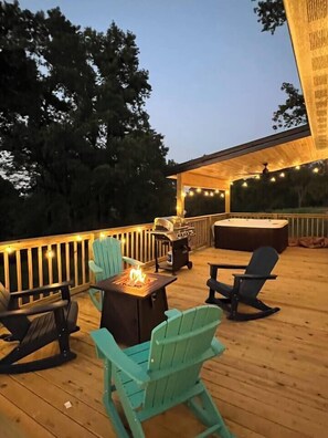Terrace/patio - "Pike's Place" New Cabin in Daisy Ark. (Kirby)