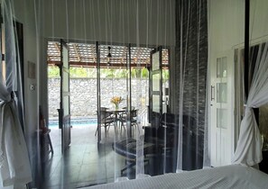 1 bedroom, iron/ironing board, Internet, bed sheets - Chic Villa with a Pool Near Galle 1009 (Southern Province)