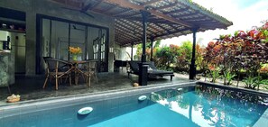 Pool - Chic Villa with a Pool Near Galle 1009 (Southern Province)
