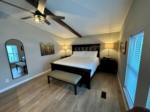 4 bedrooms, desk, iron/ironing board, travel crib