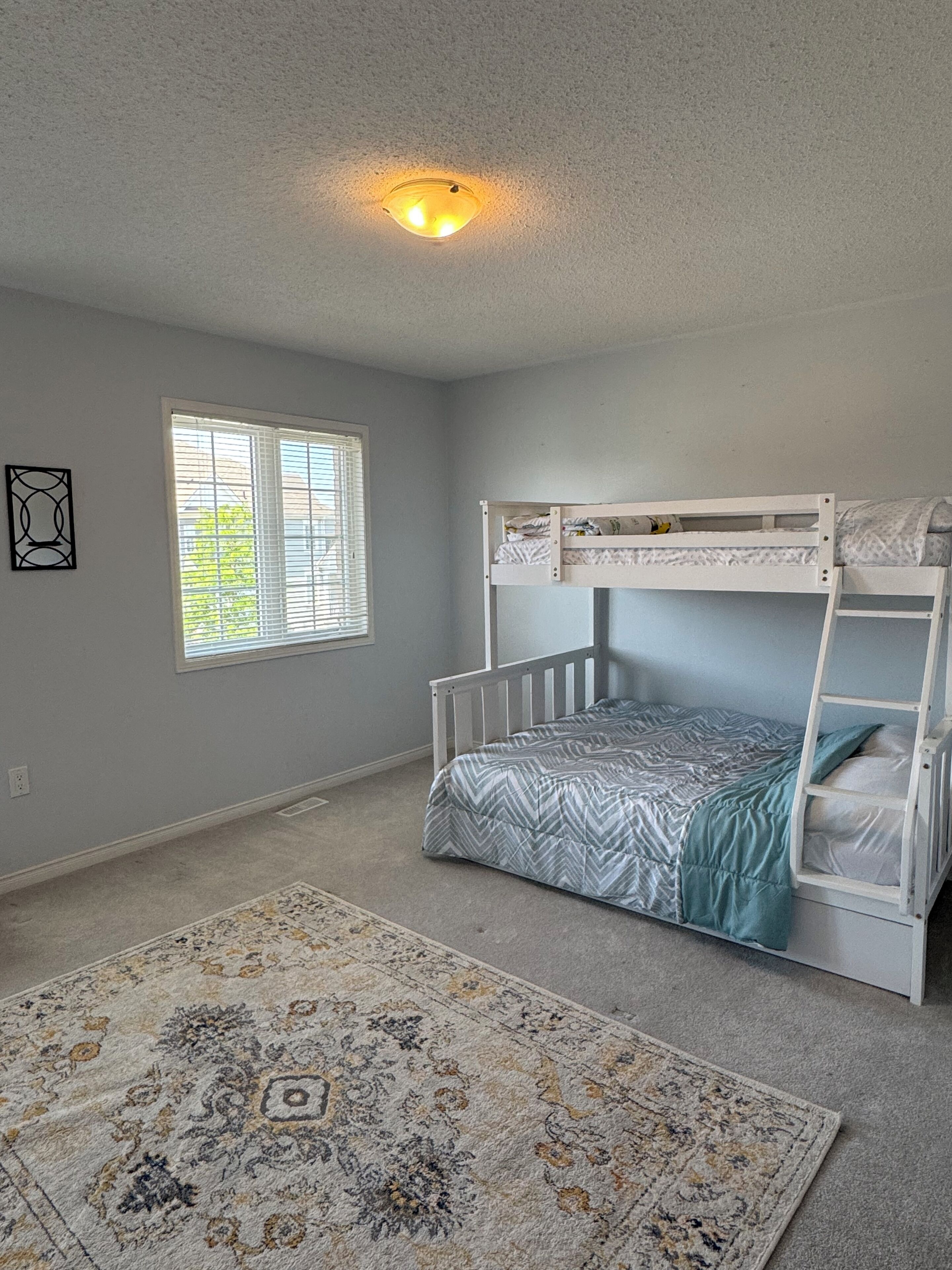 4 habitaciones, escritorio, tabla de planchar con plancha y wifi gratis 
