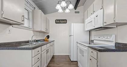 Charming Lake Whitney Retreat—Family Getaway or Fishing Trip Near Waco & Clifton