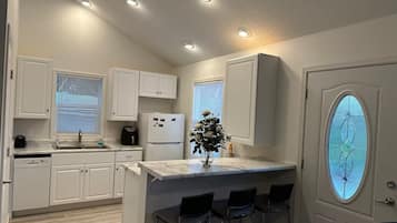 Stovetop, dishwasher, paper towels