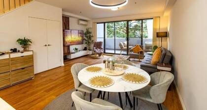 Cosy Parra Stylish 2 Bedroom Aprt 5-Min Walk to Station Private Big Car Park