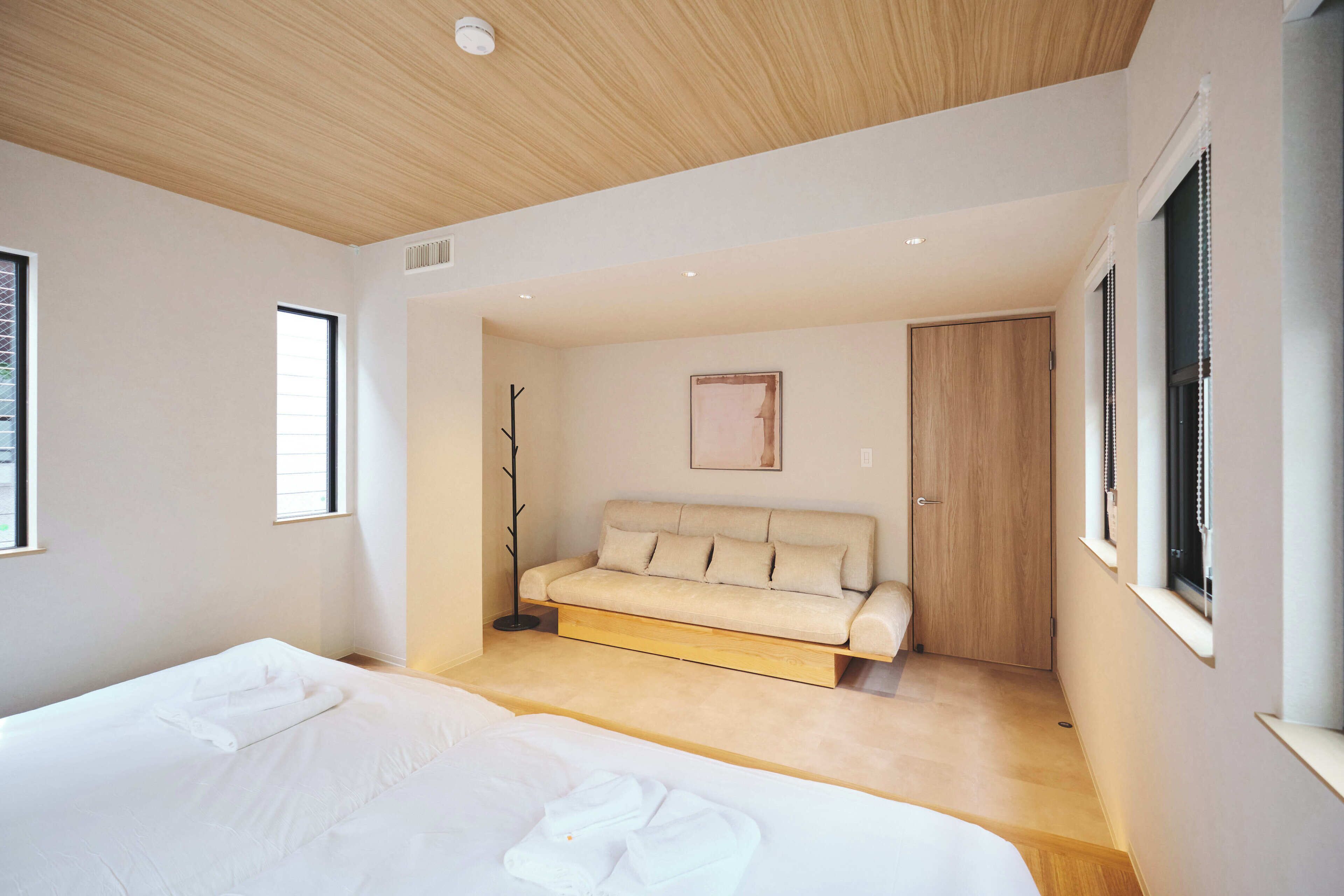 6 bedrooms, iron/ironing board, free WiFi, bed sheets