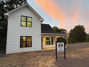 Exterior - "Snuggle Inn" New Cabin in Daisy Arkansas (Kirby)