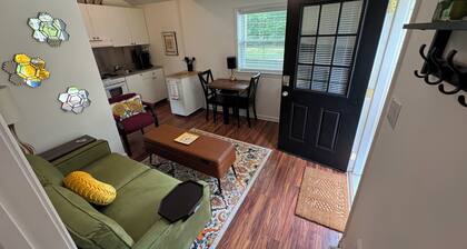 Convenient House in Downtown Greenwood