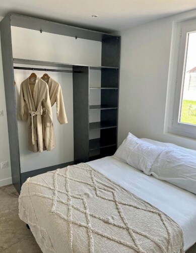 Magnifique appartement avec jacuzzi et terrasse privé à quelque mètre du canal