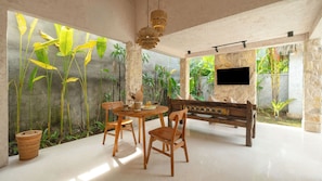 Classic Villa, 1 Bedroom, Pool View | Dining room - Nick Villas by Villa Finder (Ubud)