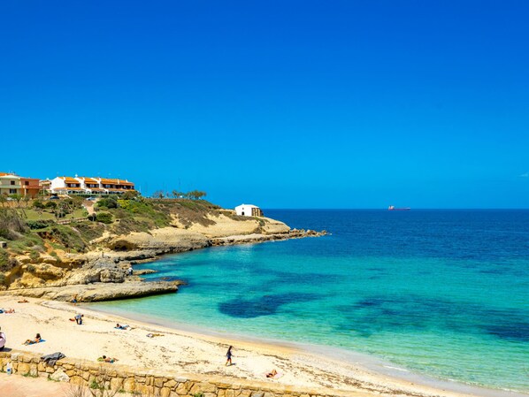 Una playa cerca