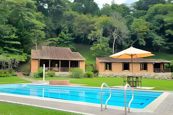 Chalet | Pool - Casa rodeada de naturaleza en Villeta (Villeta)