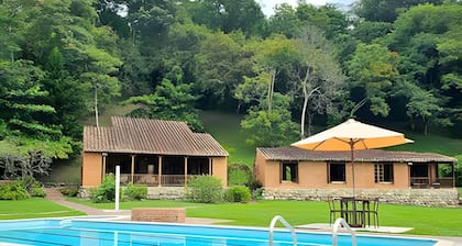 Casa rodeada de naturaleza en Villeta