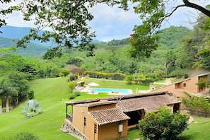 Chalet | Exterior - Casa rodeada de naturaleza en Villeta (Villeta)