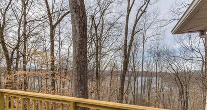 Lake house w/dock and boat option