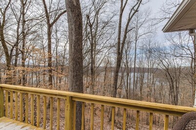 Lake house w/dock and boat option