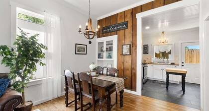 Historic Downtown Getaway! Close to everything.