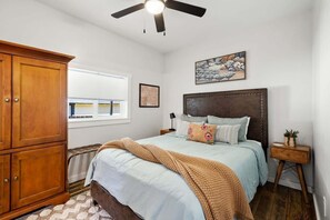 2 bedrooms, iron/ironing board, free WiFi, bed sheets