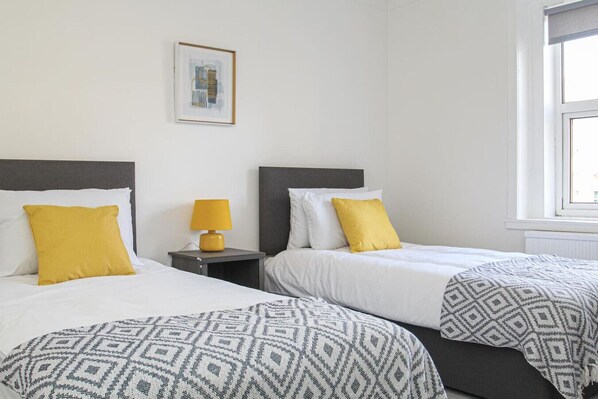 3 bedrooms, desk, iron/ironing board, free WiFi