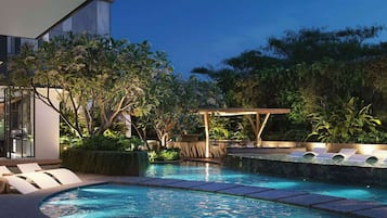 Outdoor pool, a heated pool