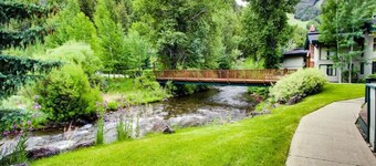 Baldy Basecamp at Sun Valley - walk to ski, 3 hot tubs, swimming pool in summer