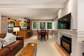 Smart TV, fireplace, computer monitors