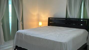 2 bedrooms, iron/ironing board, WiFi, bed sheets