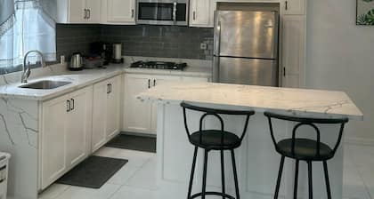 Awesome 2-bedroom house with AC in Harbour View