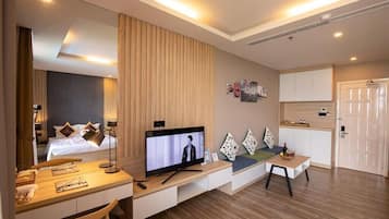 Apartment, 2 Bedrooms, City View | Living area