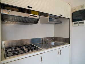 Refrigerador y utensilios de cocina 