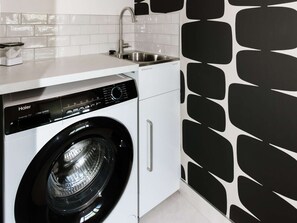 Interior - Tresco Apartments: Luxury 2 Bedroom Apartment with Garden View (Blenheim)