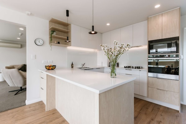 Fridge, microwave, oven, stovetop