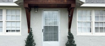 Vintage Cottage - In Town - Paiute ATV Trail Road - Sleeps 6