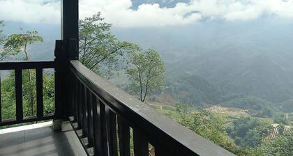 Charming 2-bedroom villa with WiFi, AC in delightful Lào Cai