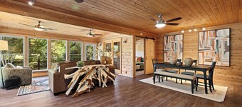 Toccoa Riverside Cabin: Pet-Friendly, Hot Tub, Firepit & Prime Fishing Retreat