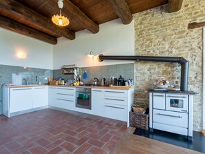Fridge, oven, dishwasher, cookware/dishes/utensils